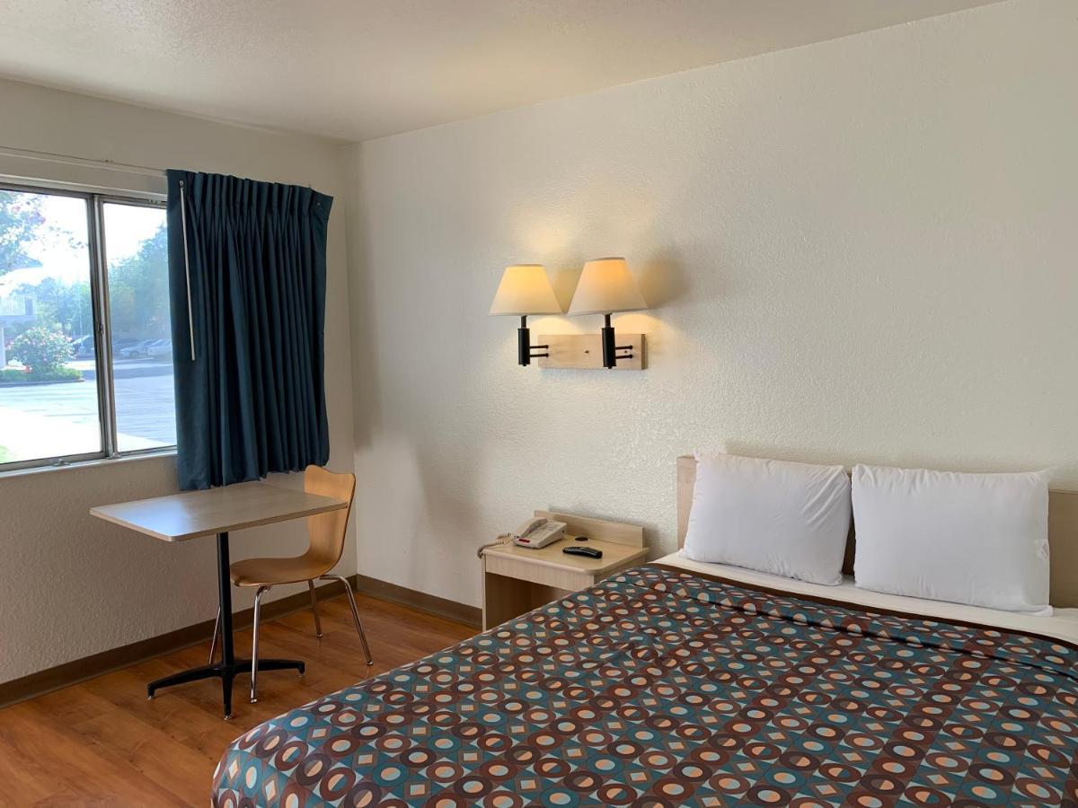 Vagabond Inn Sylmar Лос-Анджелес Экстерьер фото